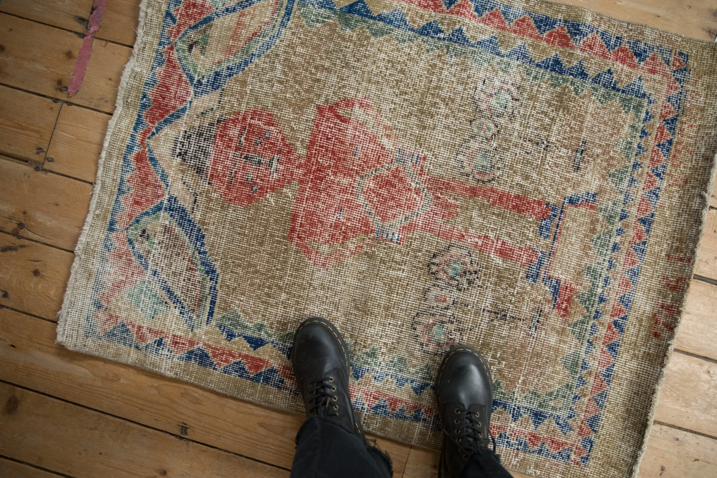 3x3.5 Vintage Distressed Sparta Square Rug