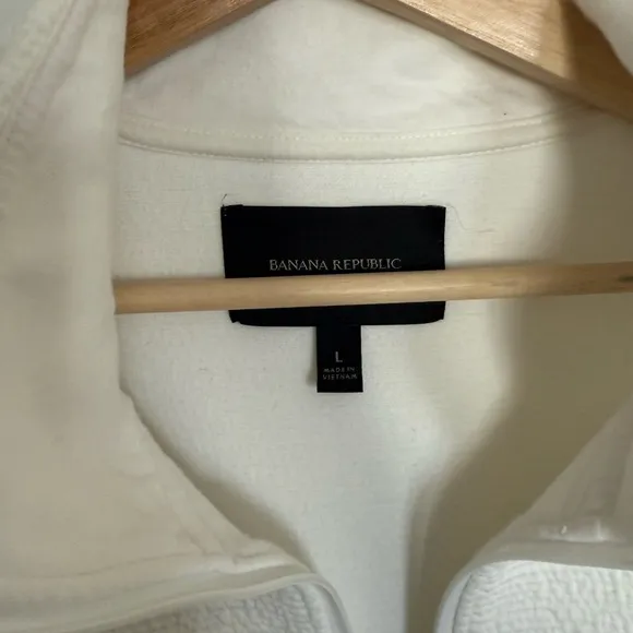 Banana Republic Active Textured Jacket in Cream Size L