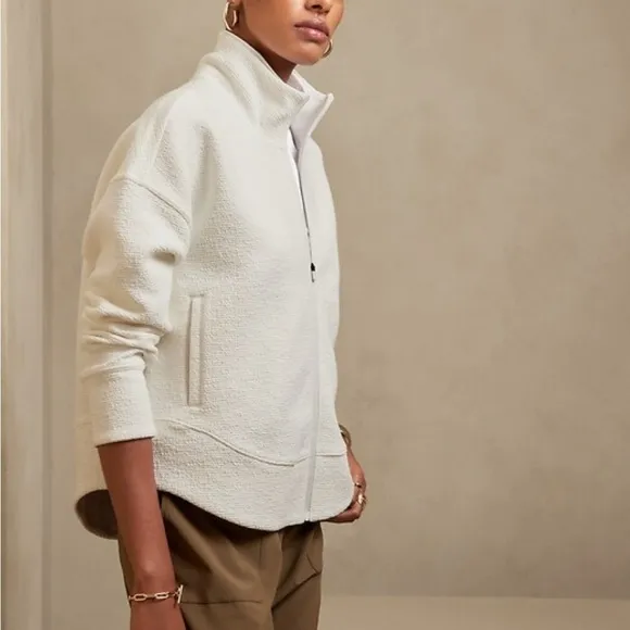 Banana Republic Active Textured Jacket in Cream Size L