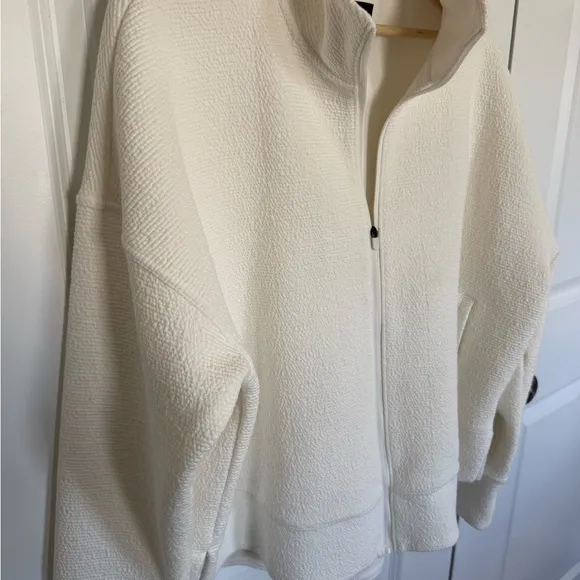 Banana Republic Active Textured Jacket in Cream Size L