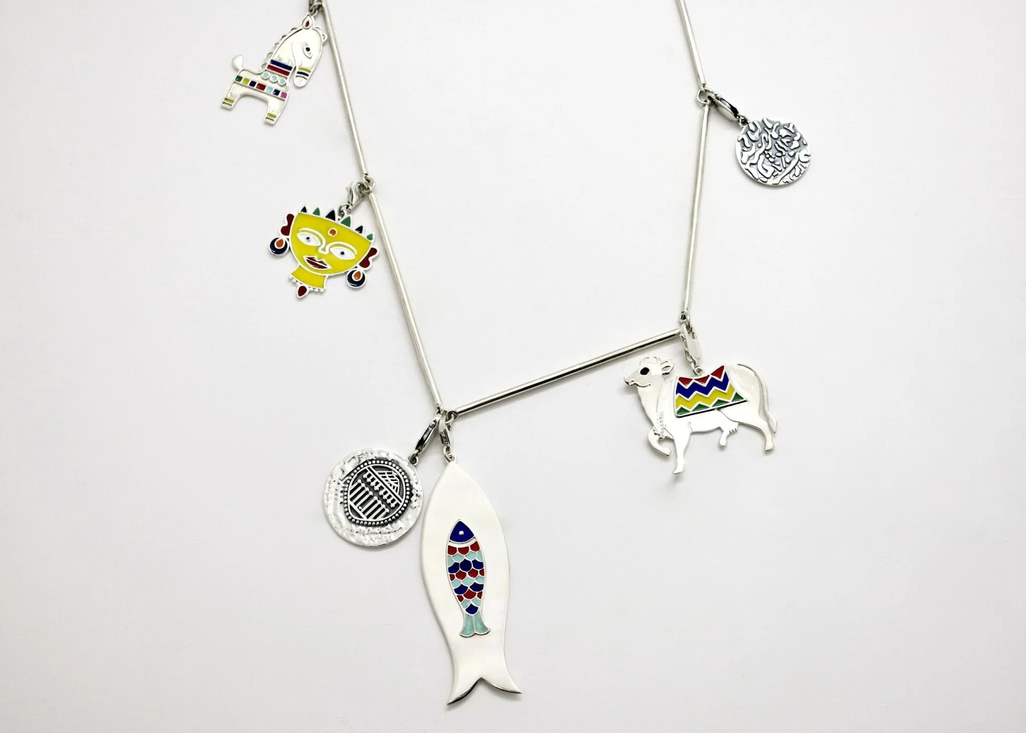 Chic, long, tubular linked necklace