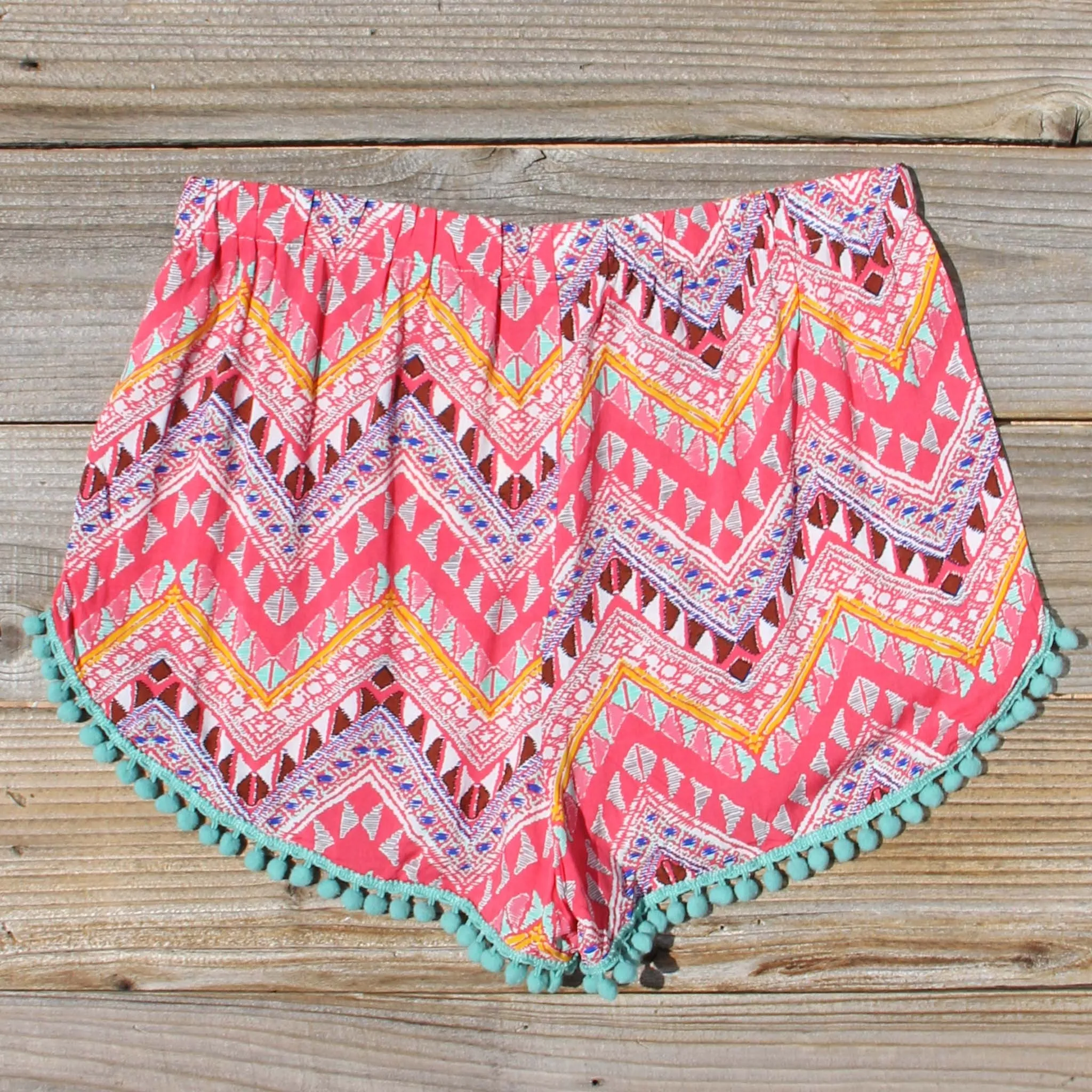 Cloud Break Native Shorts in Pink