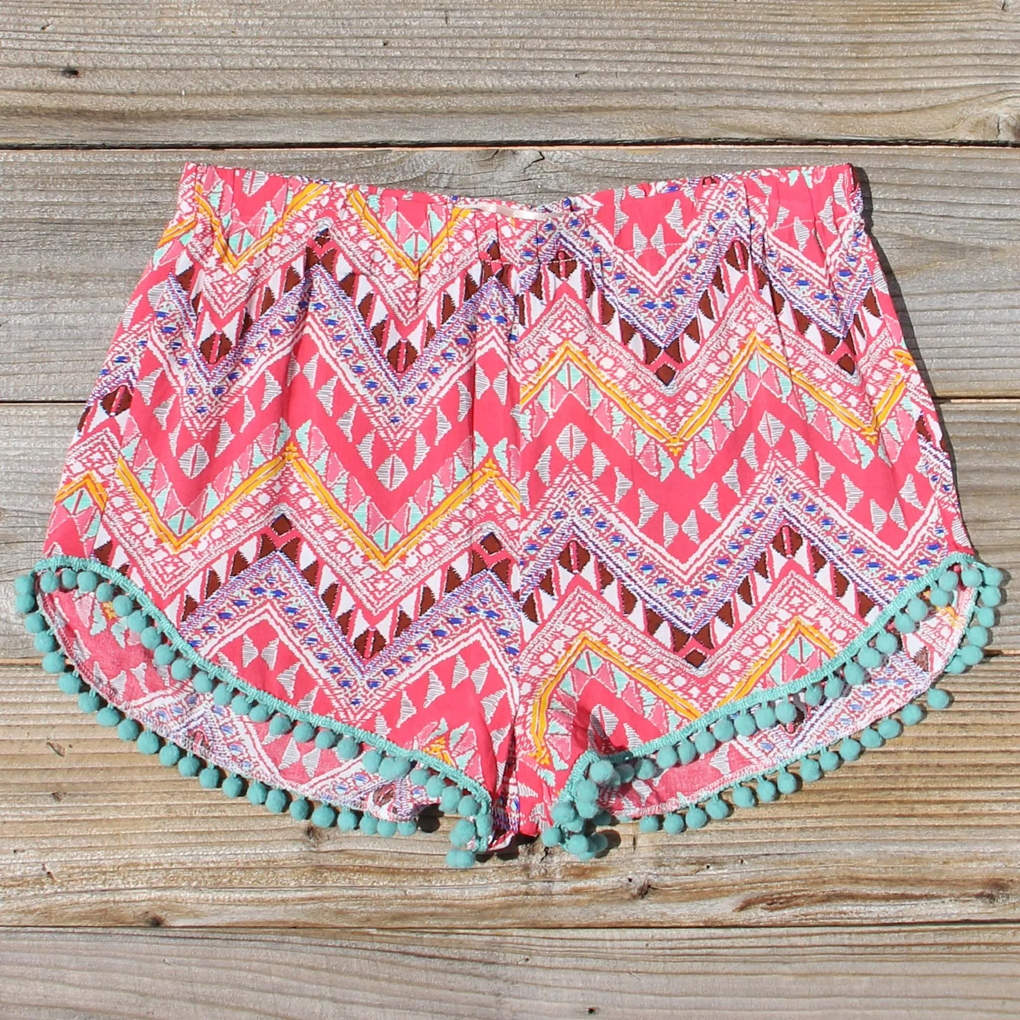 Cloud Break Native Shorts in Pink