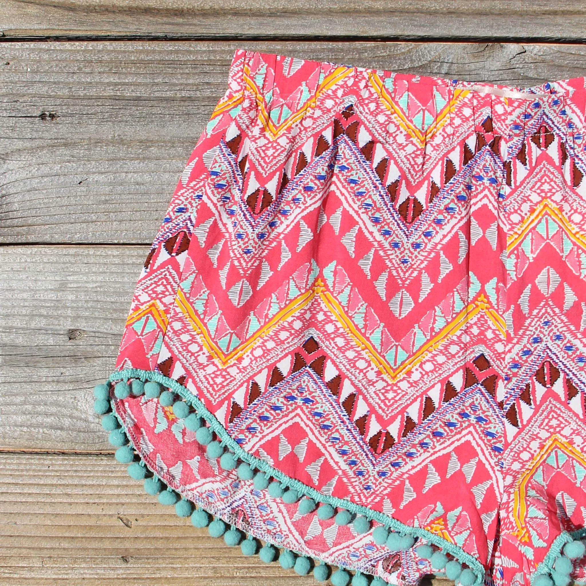 Cloud Break Native Shorts in Pink