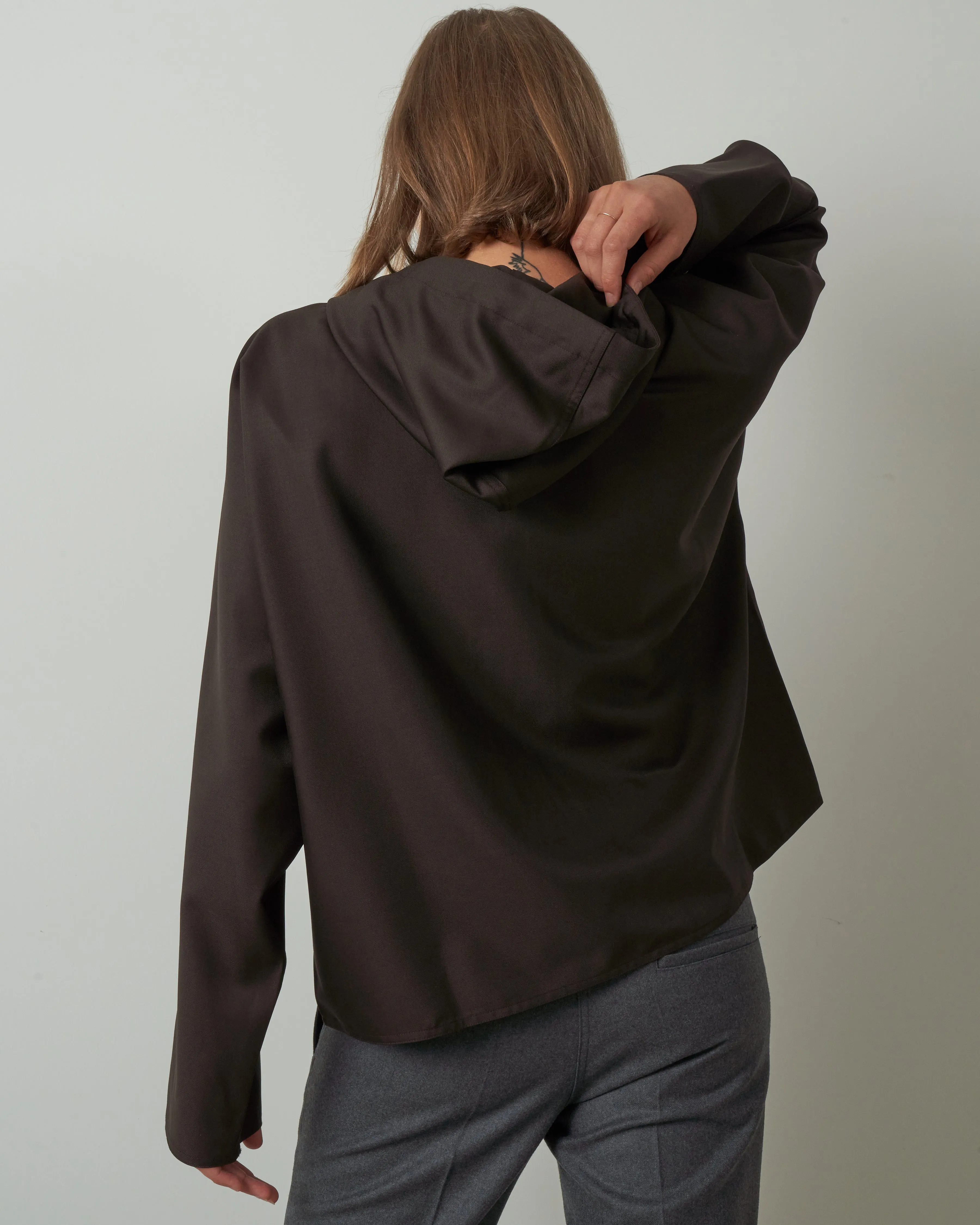 hooded lslv top - woven chocolate