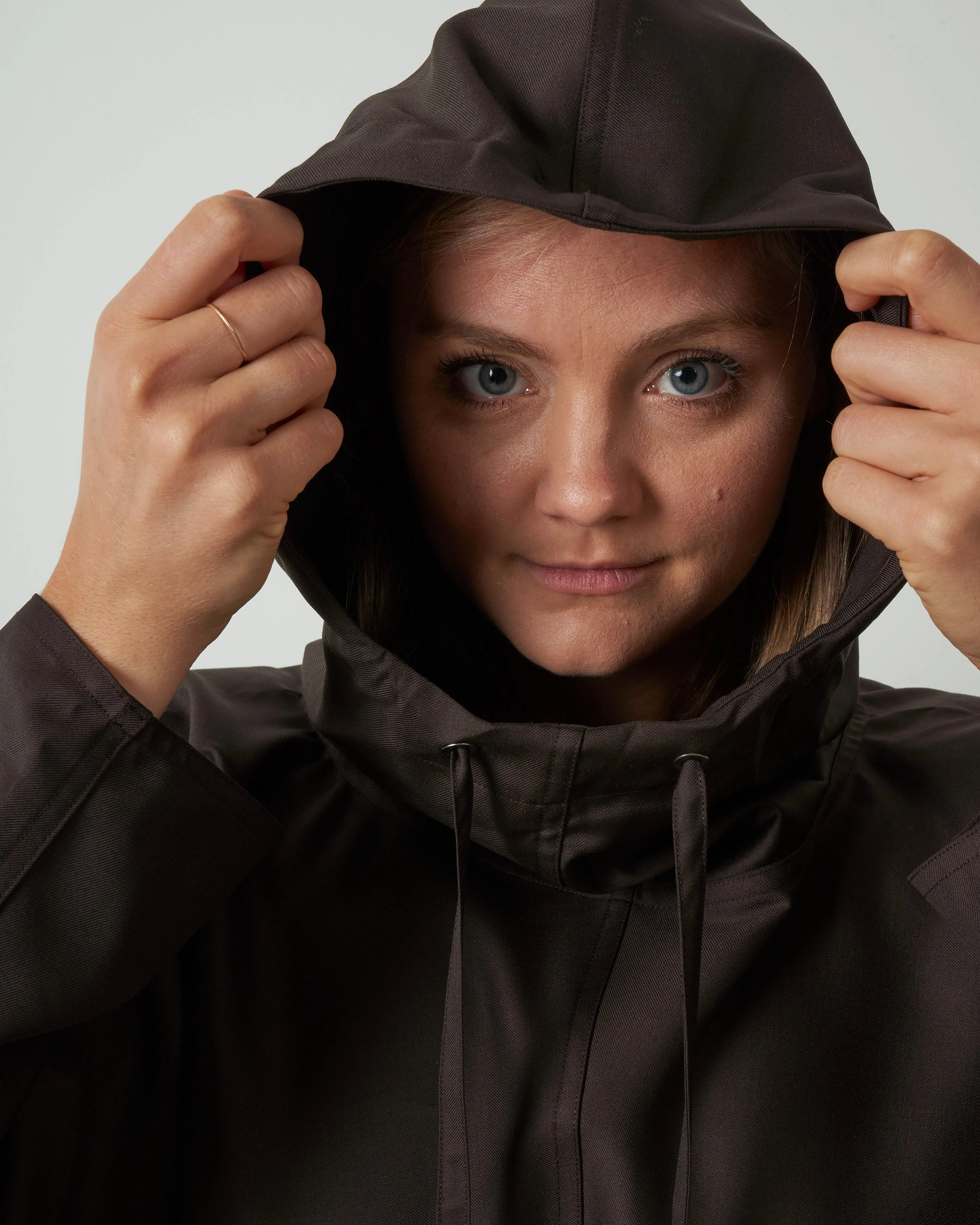 hooded lslv top - woven chocolate