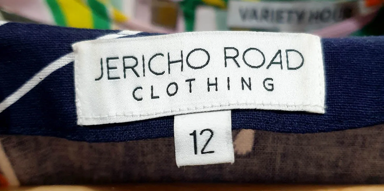 Jericho Road blue clothes line print top size 12