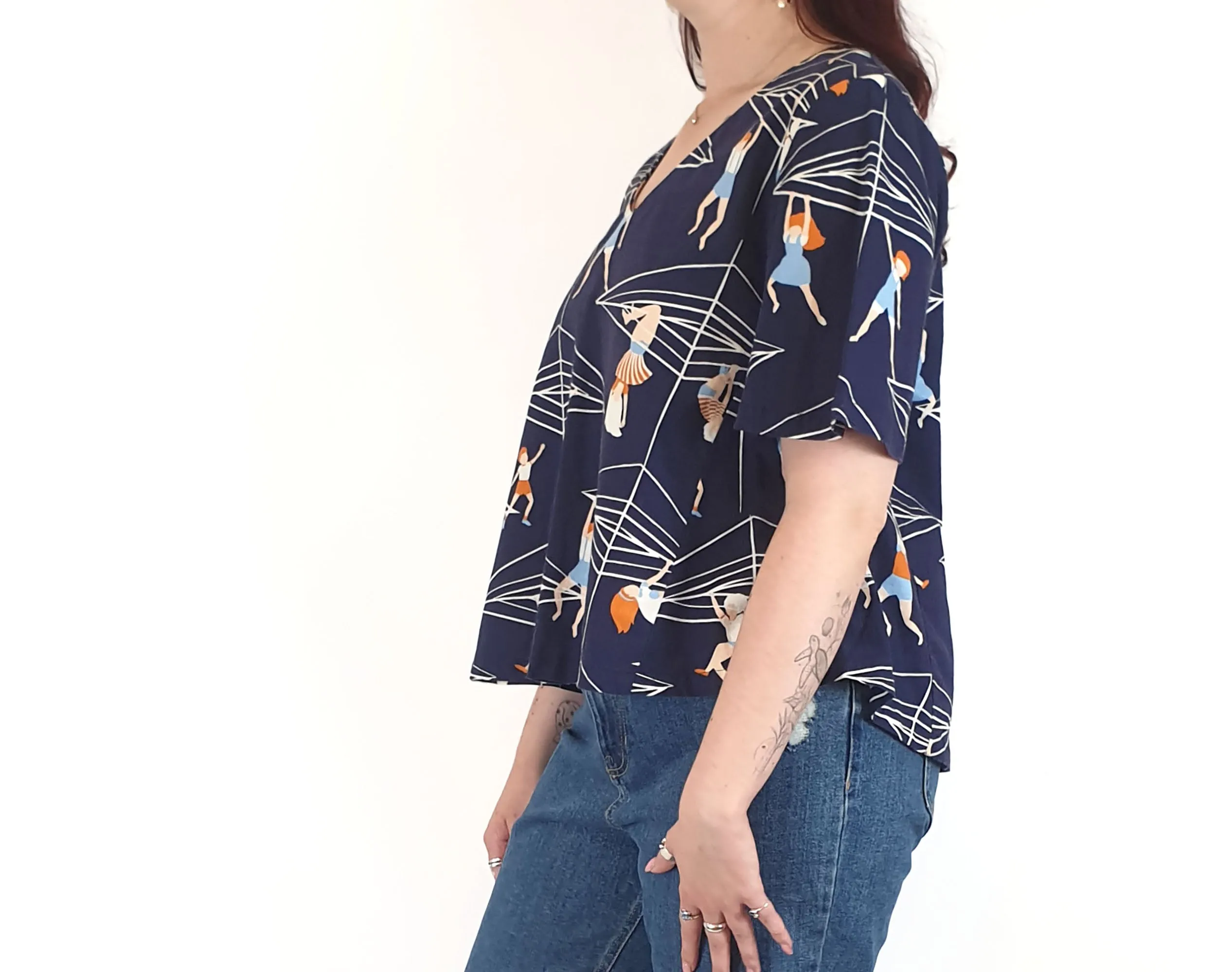 Jericho Road blue clothes line print top size 12