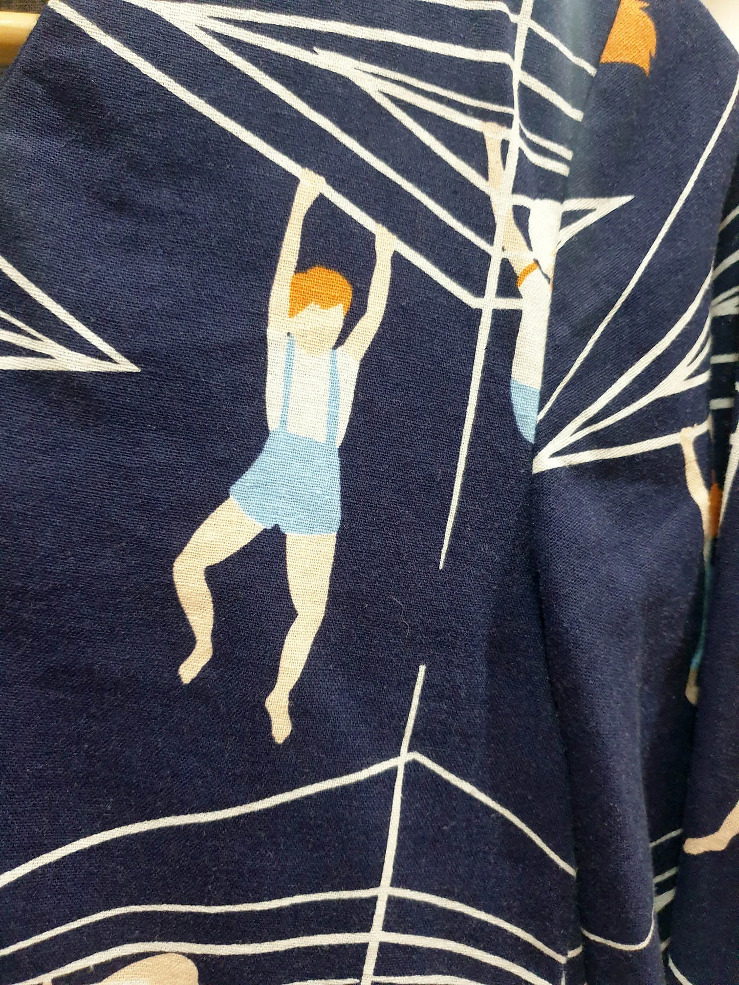 Jericho Road blue clothes line print top size 12