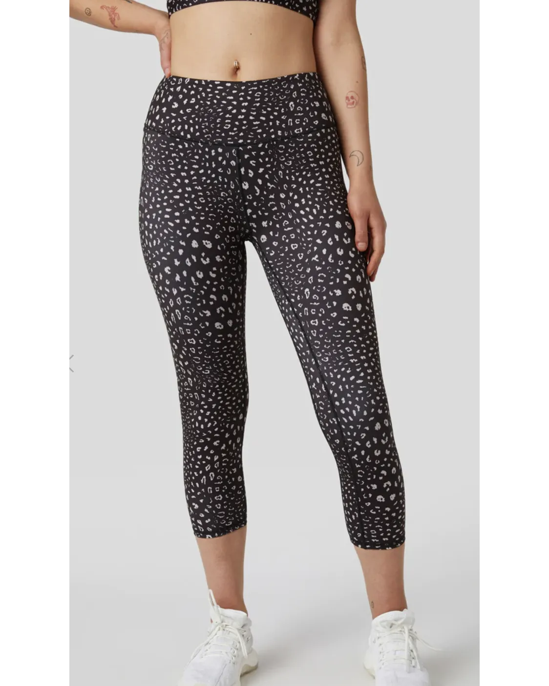 L'urv Celestial 3/4 Legging - Black