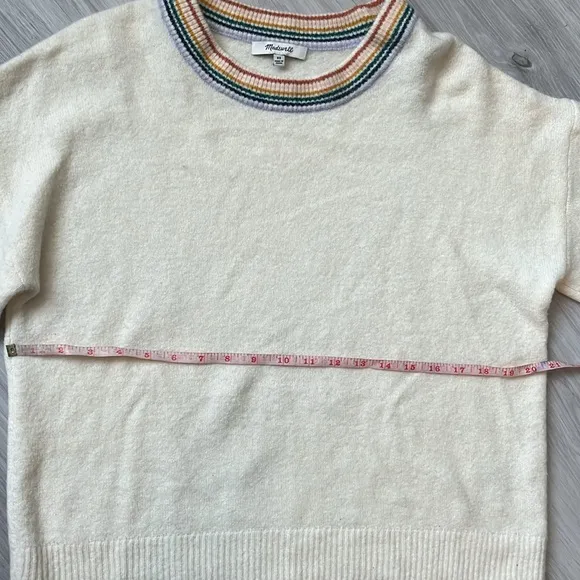 MEDWELL.  Women's Cream Sweater with Multicolor Trim
