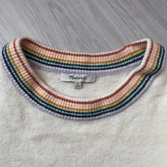 MEDWELL.  Women's Cream Sweater with Multicolor Trim
