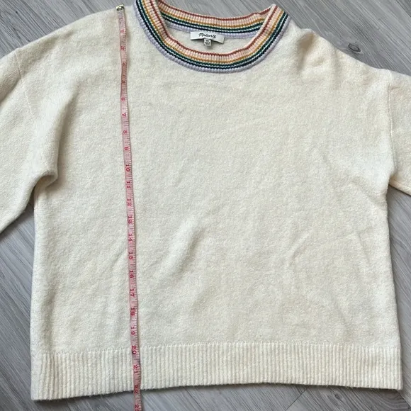 MEDWELL.  Women's Cream Sweater with Multicolor Trim