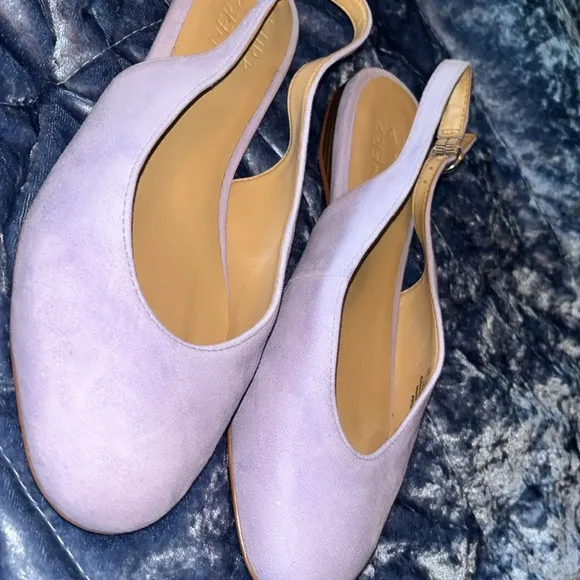 Naturalizer Primo Flat in Lavender Purple Suede