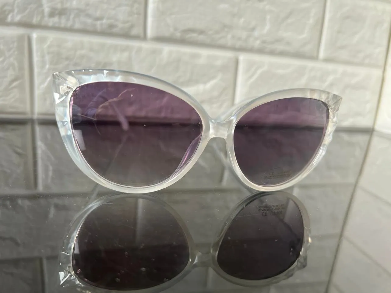 New Designer Rep. Sunglasses, 400 UV Protection! Stylish Gradient Lenses! Pearly White