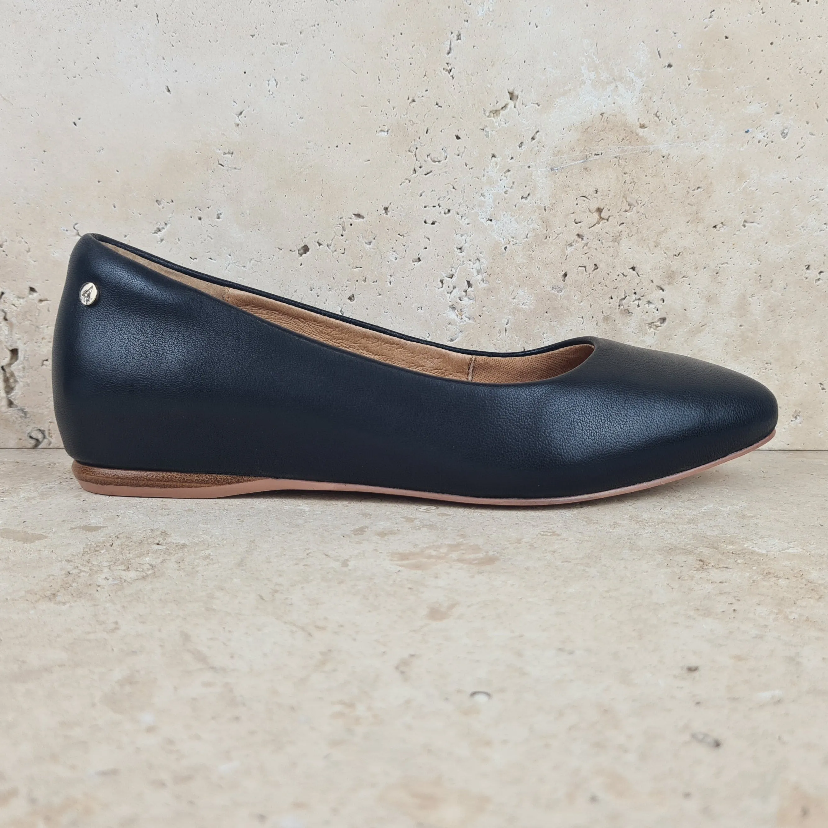 POPPY Black