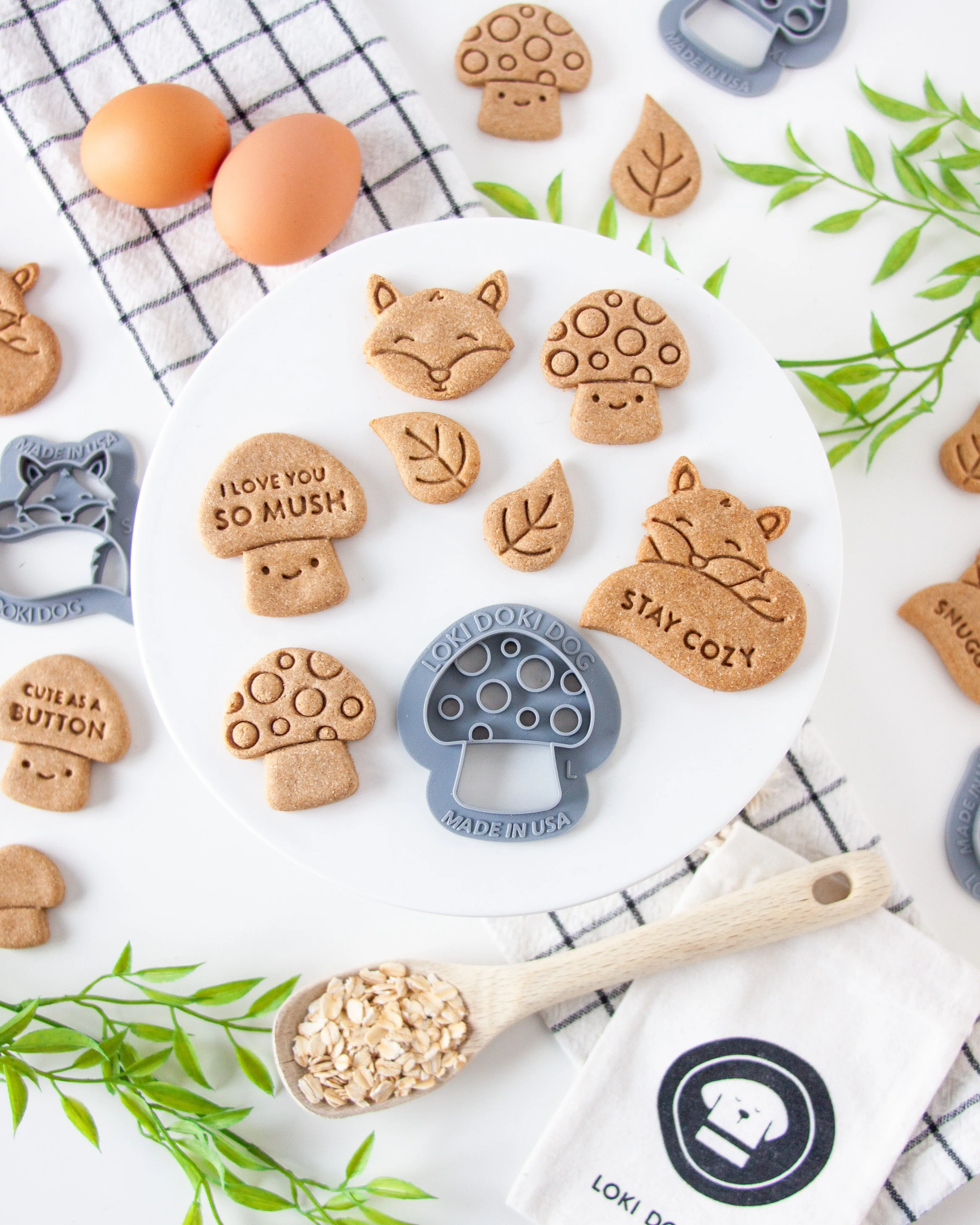 "Stay Cozy" & "Snuggle Up" Sleepy Fox Shape Cookie Cutter