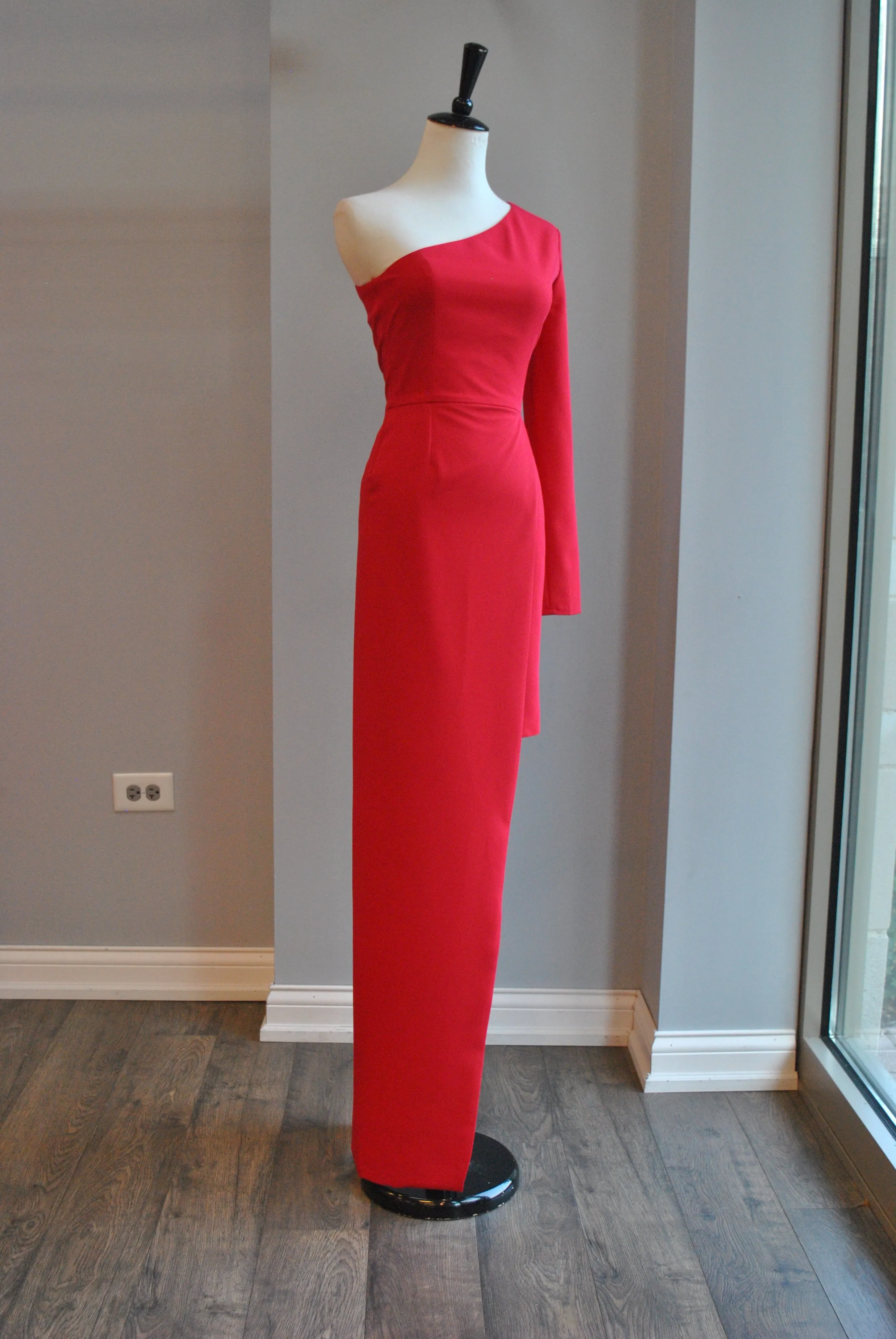 RED ASYMMETRIC HIGH AND LOW EVENING DRESS