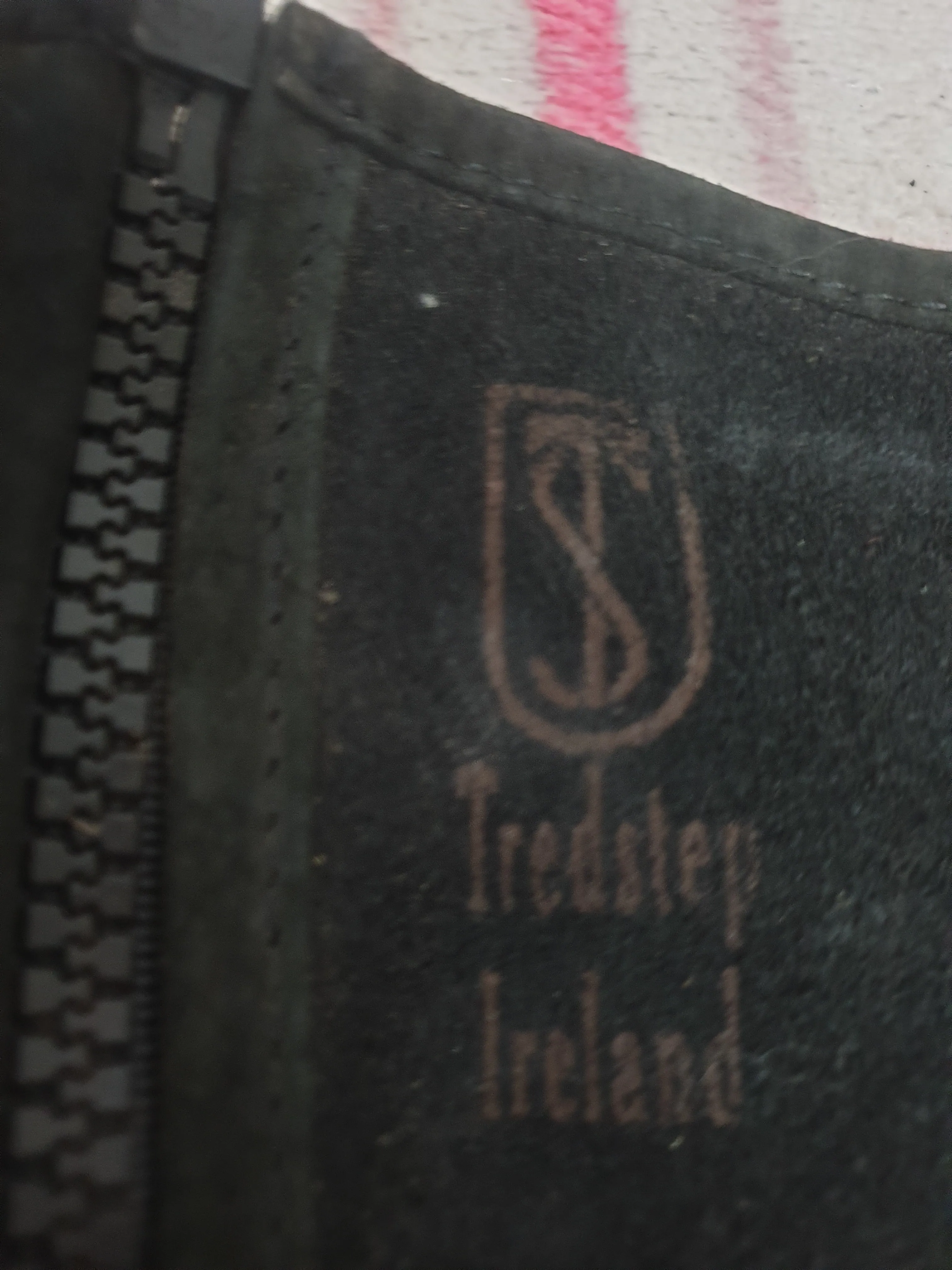 Tredstep Ireland black suede chaps 🟢
