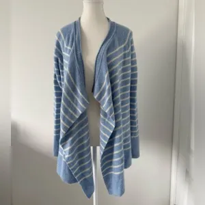 Vineyard Vines open 100 �shmere sweater  size M